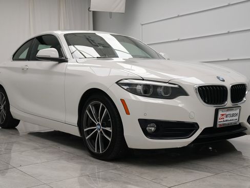 Used 2019 BMW 230i xDrive Coupe w/ Convenience Package image 2