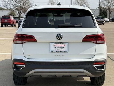 Used 2024 Volkswagen Taos SE image 5