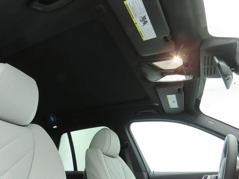 New 2026 BMW X5 sDrive40i w/ M Sport Package image 18