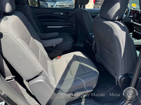 Used 2025 Chevrolet Traverse LT AWD/4WD image 31