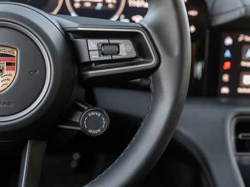 Certified 2025 Porsche Taycan image 16