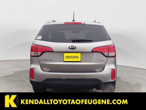 Used 2015 Kia Sorento LX image 4