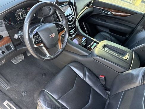 Used 2019 Cadillac Escalade Premium Luxury image 10