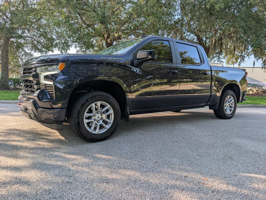 Used 2024 Chevrolet Silverado 1500 RST w/ Convenience Package II RWD image 3