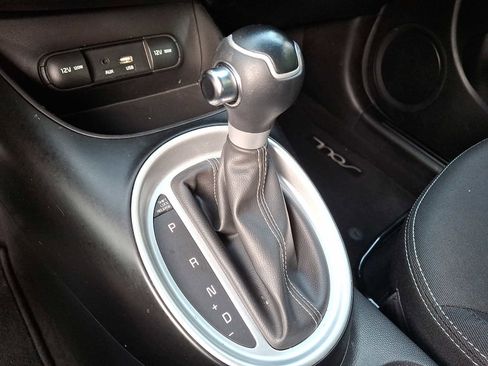 Used 2018 Kia Soul + FWD image 13