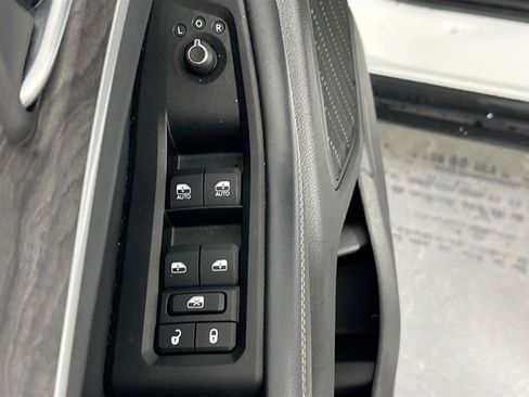 Used 2023 Jeep Grand Cherokee Limited AWD/4WD image 18