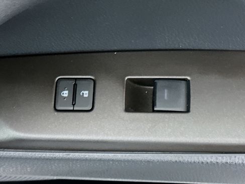 Used 2021 Toyota Camry SE image 28