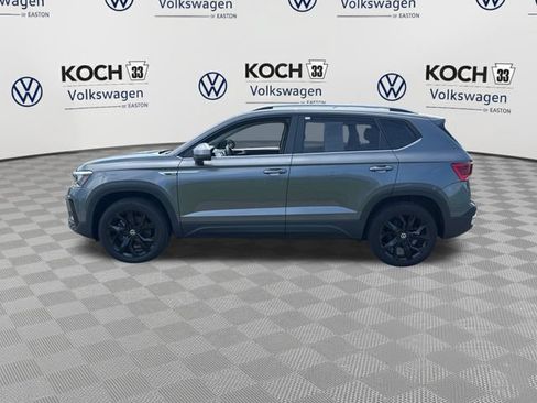 Used 2023 Volkswagen Taos SE w/ Black Wheel Package FWD image 4