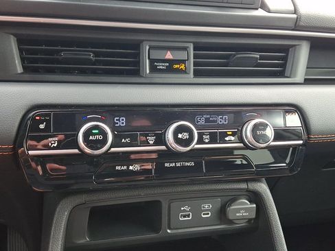 Certified 2025 Honda Pilot Sport image 18