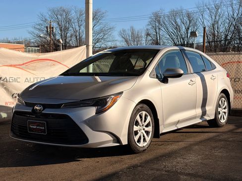 Used 2024 Toyota Corolla LE image 48