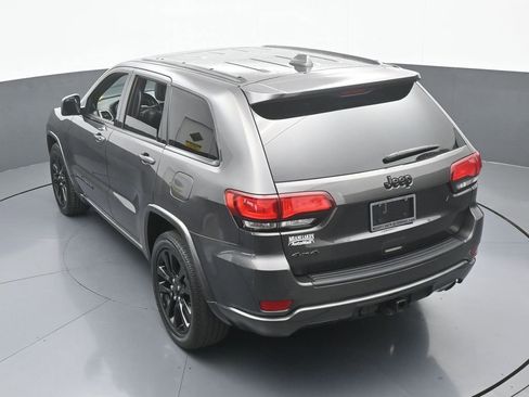 Used 2019 Jeep Grand Cherokee Altitude image 42