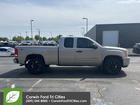 Used 2009 GMC Sierra 1500 SLE w/ Pro Grade Package AWD/4WD image 8