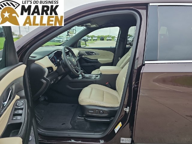 Used 2023 Chevrolet Traverse LT FWD image 18