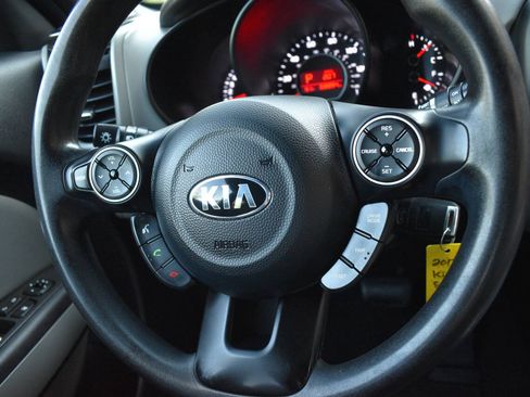 Used 2017 Kia Soul + FWD image 24