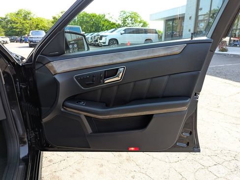 Used 2010 Mercedes-Benz E 350 4MATIC Sedan image 32