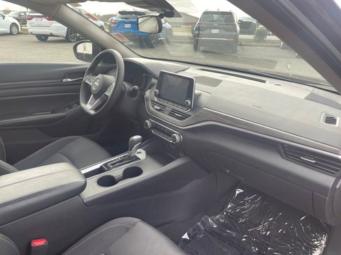 Used 2025 Nissan Altima 2.5 SV image 20