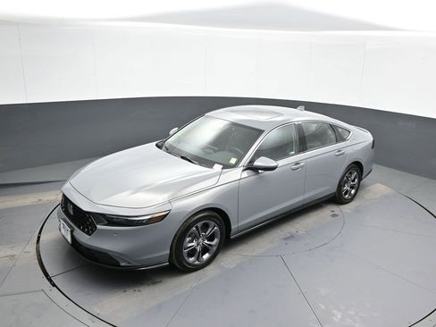 Used 2025 Honda Accord EX-L image 32