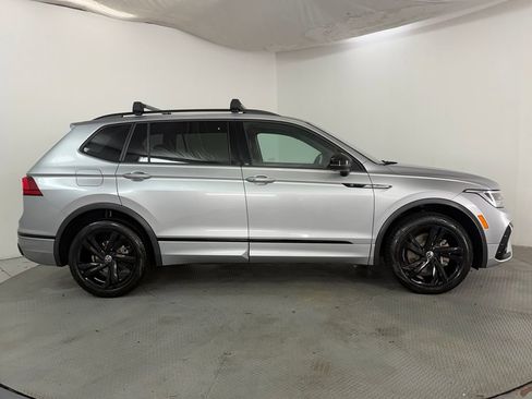 Used 2023 Volkswagen Tiguan SE R-Line FWD image 5