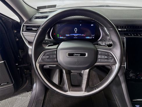 Used 2021 Jeep Grand Cherokee L Limited AWD/4WD image 12