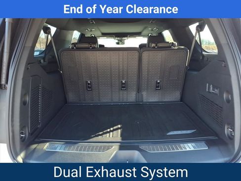 New 2025 Chevrolet Suburban Premier image 27
