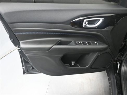 New 2026 Jeep Compass Latitude w/ Mopar Graphics Package image 11