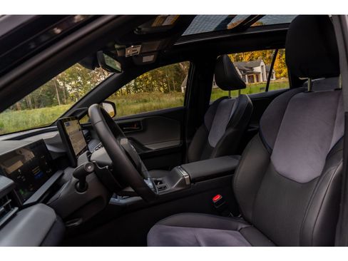 Certified 2026 Toyota RAV4 XSE w/ Panoramic Sun Roof Package AWD/4WD image 13