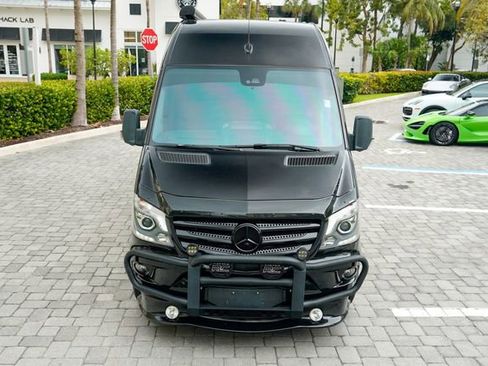 Used 2018 Mercedes-Benz Sprinter 3500 image 4