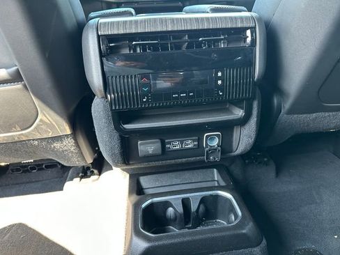 Used 2023 Jeep Wagoneer Series III w/ Convenience Group I image 17