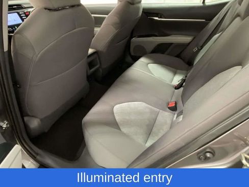 Used 2019 Toyota Camry LE image 9