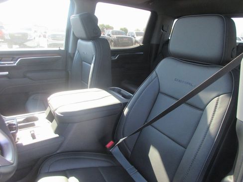 New 2026 GMC Sierra 1500 Denali w/ Denali Reserve Package image 14