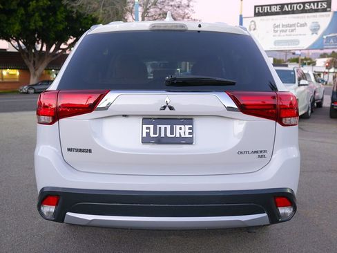 Used 2017 Mitsubishi Outlander SEL image 5