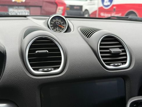 Used 2018 Porsche 718 Cayman GTS image 10