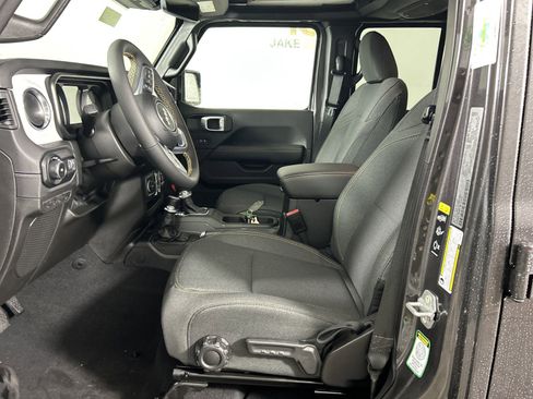 New 2025 Jeep Wrangler Sahara w/ Technology Group image 9