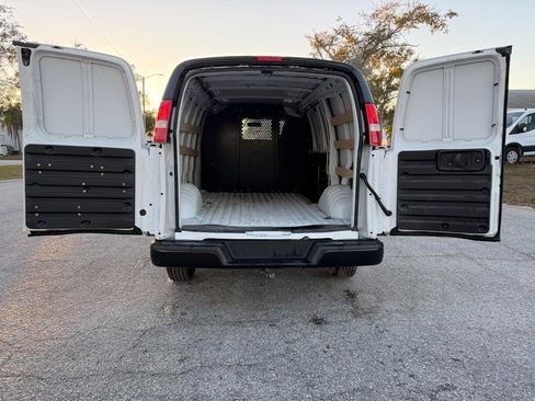 Used 2025 Chevrolet Express 2500 RWD 2500 135 w/ Driver Convenience Package image 10
