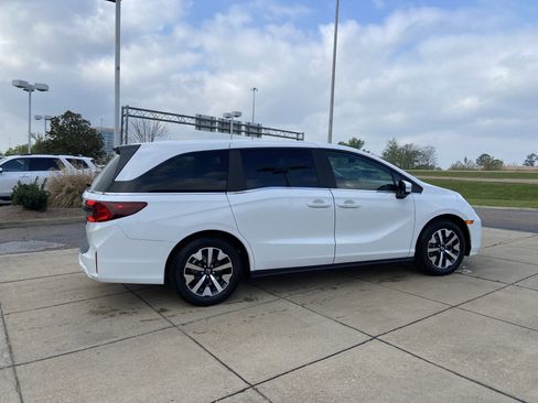 New 2026 Honda Odyssey EX-L image 11