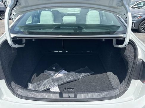 New 2026 Volkswagen Jetta SE FWD image 16