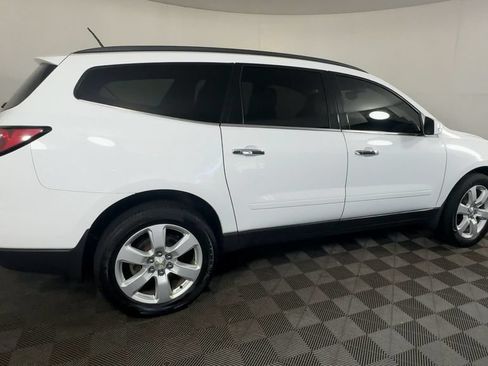Used 2016 Chevrolet Traverse LT w/ Style and Technology Package FWD image 12