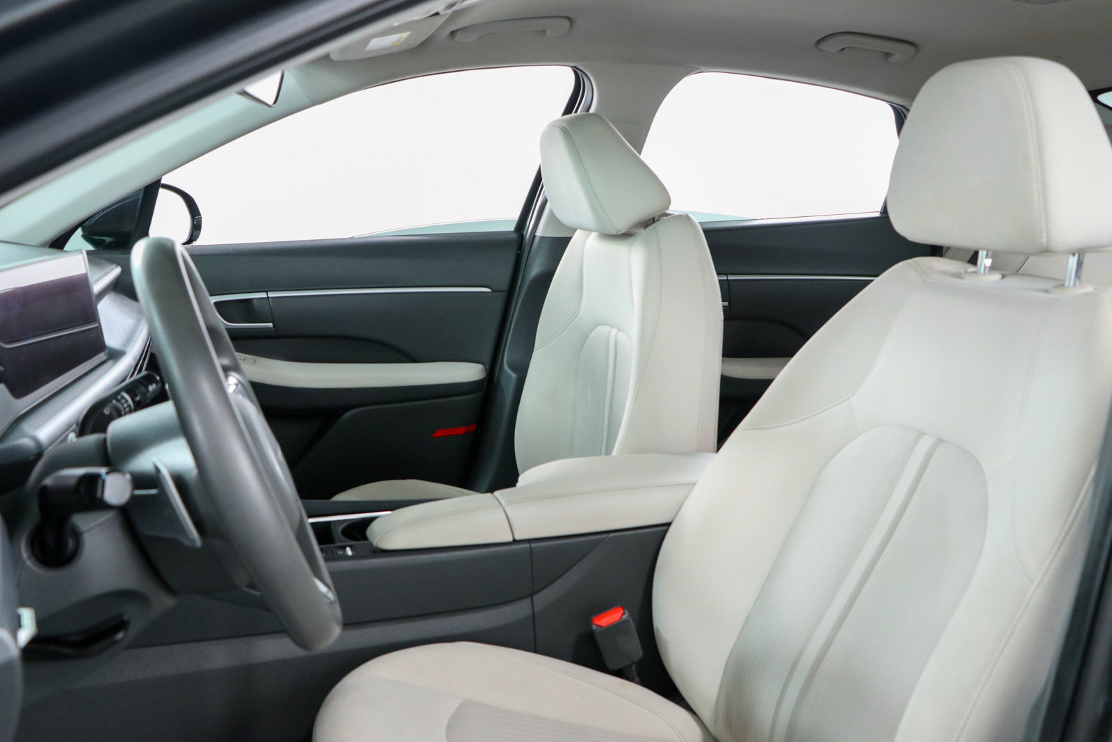Used 2025 Hyundai Sonata SEL FWD image 23