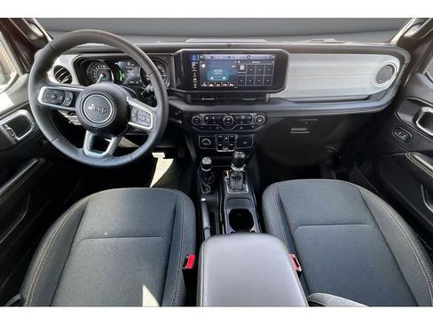 Certified 2025 Jeep Wrangler Sahara image 16