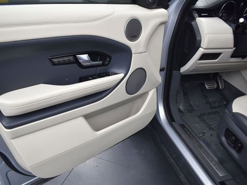 Used 2019 Land Rover Range Rover Evoque HSE Dynamic image 25