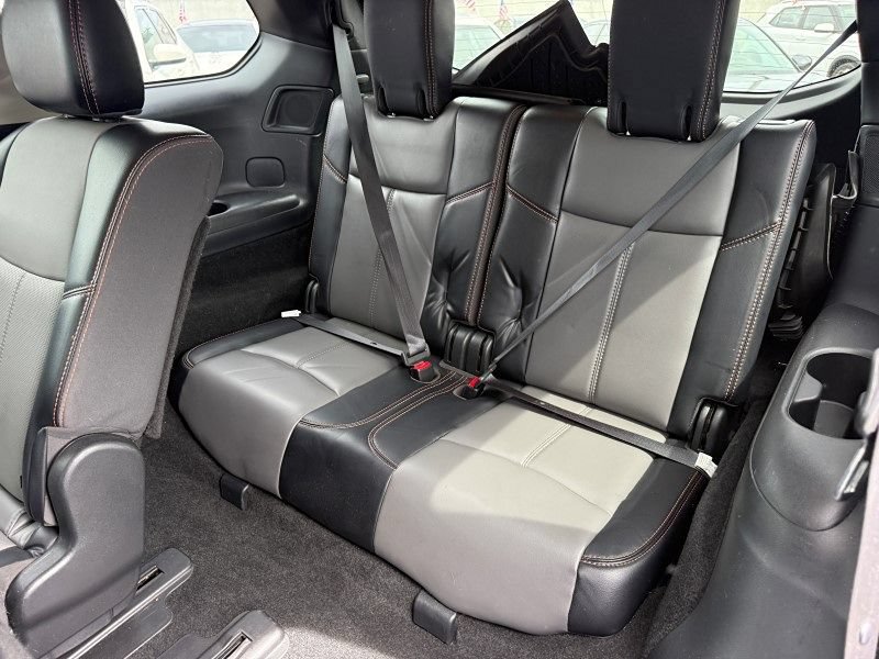 Used 2020 Nissan Pathfinder SL AWD/4WD image 16