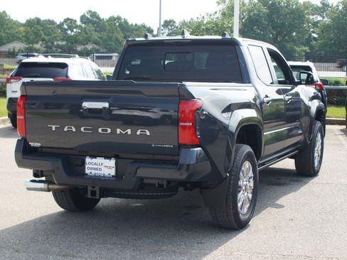 Used 2025 Toyota Tacoma Limited AWD/4WD image 20