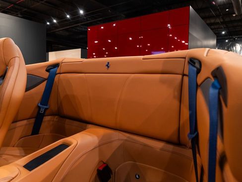 Used 2020 Ferrari Portofino image 40