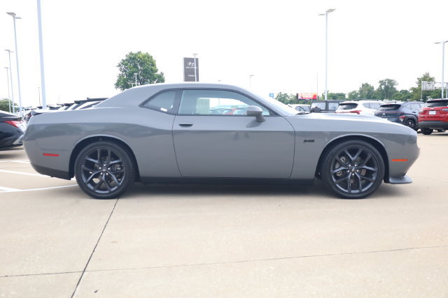 Used 2023 Dodge Challenger R/T w/ Blacktop Package RWD image 4