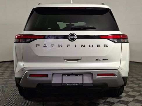 Used 2024 Nissan Pathfinder SL AWD/4WD image 8
