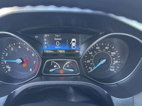 Used 2018 Ford Focus Titanium FWD image 32