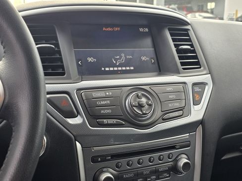 Used 2017 Nissan Pathfinder SL image 22