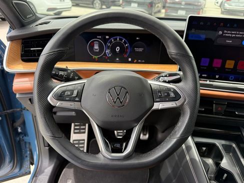 Used 2025 Volkswagen Tiguan SEL R-Line AWD/4WD image 15