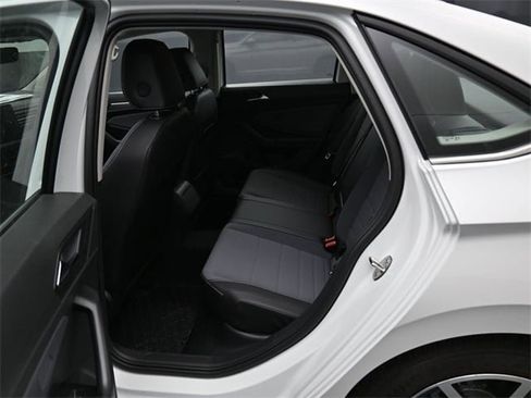 New 2026 Volkswagen Jetta SE image 11