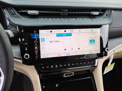 New 2026 Jeep Grand Cherokee Limited w/ Luxury Tech Group II image 17